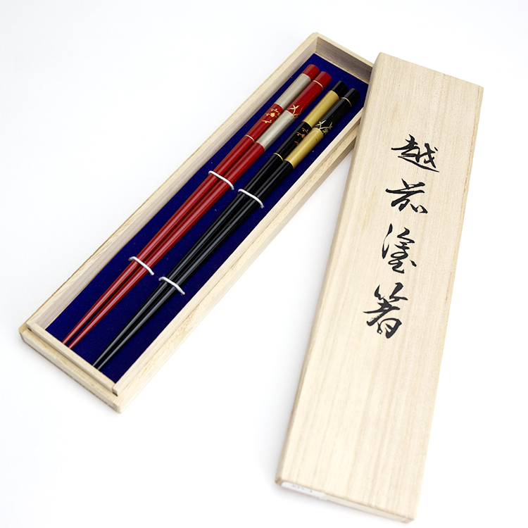 ohashi3077 3  1 - 【手描き蒔絵・消し蒔絵】【桐箱入り】夫婦箸セット　市松松竹梅［組］