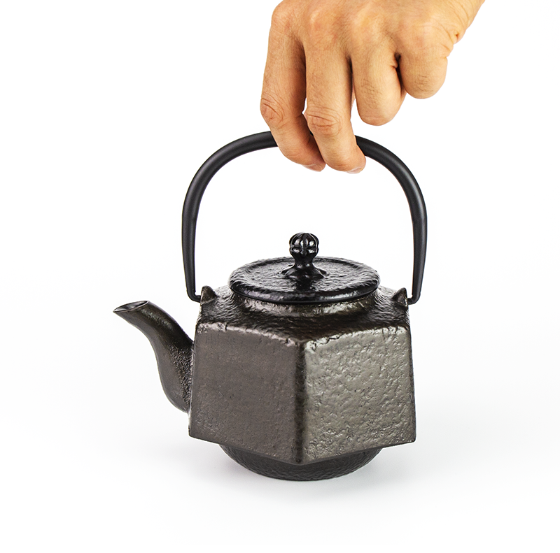 鉄器-越前漆器 うるしPOT 六角利休 黒銀 0.5L【鉄器】 | 越前
